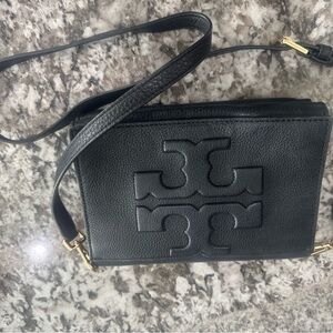 Tory Burch Black Crossbody Bag Sleek Design